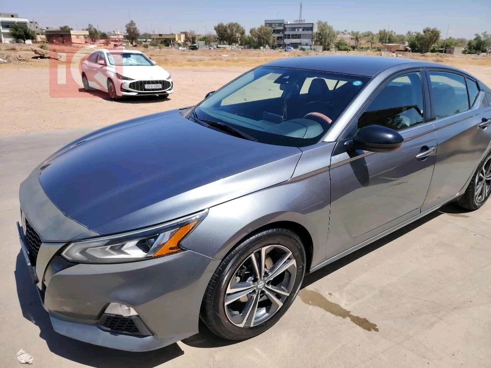 نيسان ألتيما